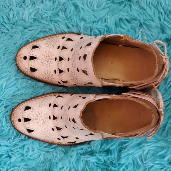 Musse and Cloud Ankle Boot - Picture 4 of 8